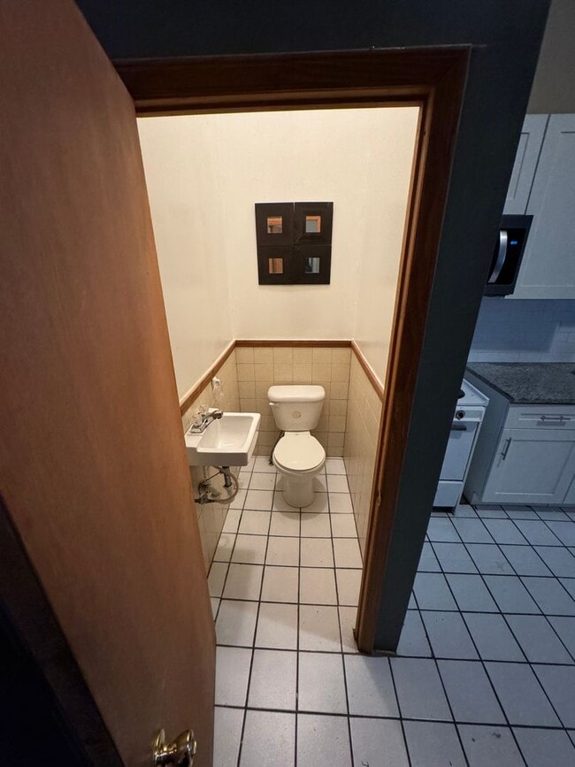Photo - 639 N 12th St Apartment