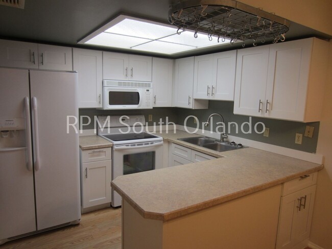 Building Photo - Great location! 2nd floor condo in Winter ...