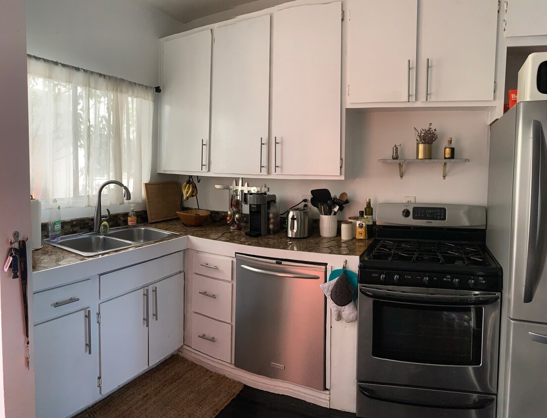 2500 Abbot Kinney Blvd Unit 11, Los Angeles, CA 90291 Condo for Rent