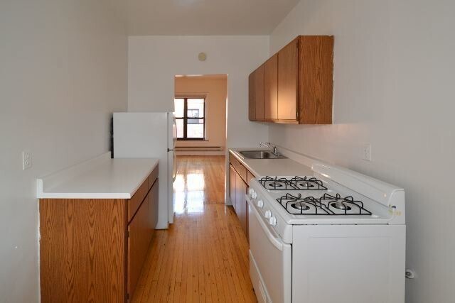 Foto del edificio - 825 W Waveland Ave
