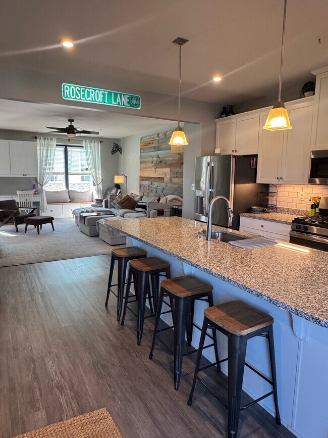 Foto del edificio - 1152 Rosecroft Ln