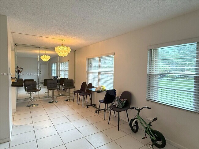 Building Photo - 100 SW 132nd Way