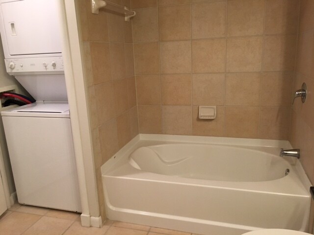 bathroom with laundy - 1021 N Garfield St