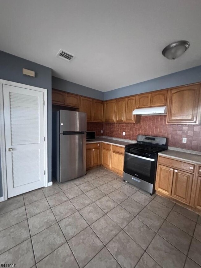 Building Photo - 24 19th Ave