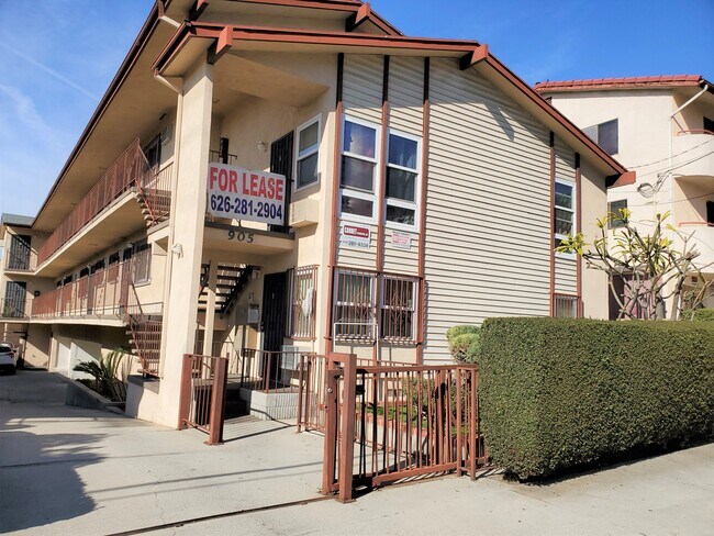 Building Photo - 905 Centennial St