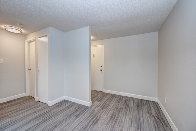 Building Photo - Hincks Street Apartments