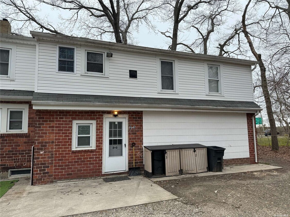 1013 Sally Ln Unit 3, Ridge, NY 11961 Room for Rent in Ridge, NY