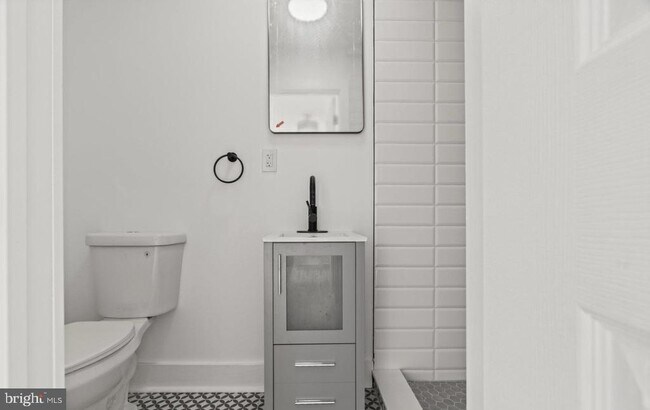 Building Photo - 116 Fern St