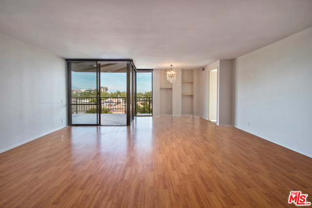 Building Photo - 211 S Spalding Dr