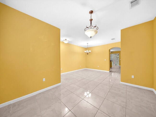 Foto del edificio - 21223 NW 14th Pl