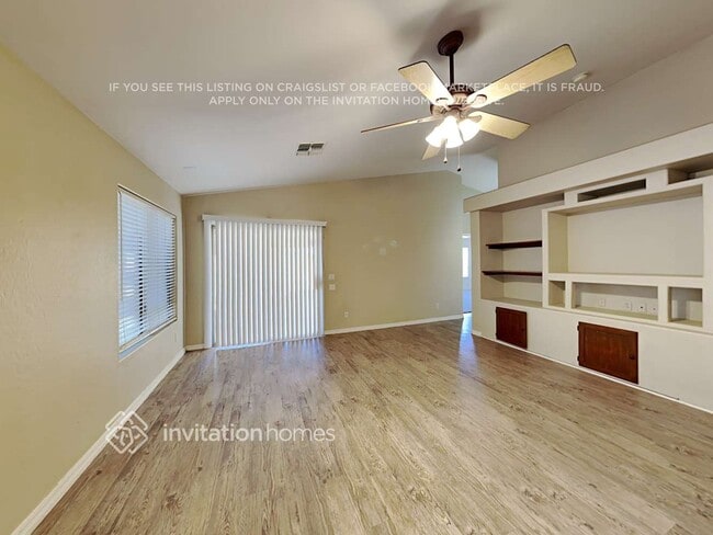 Building Photo - 13516 W Solano Dr