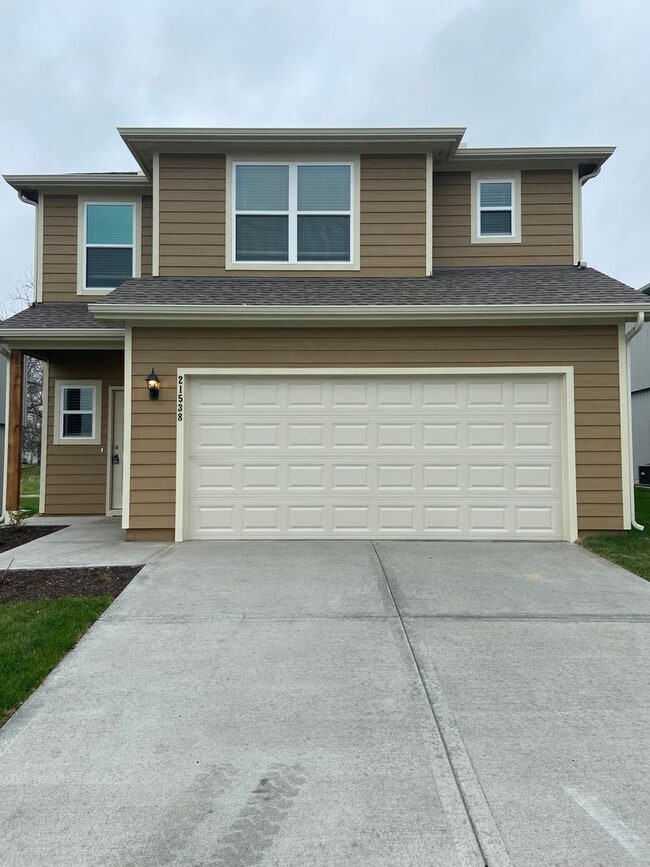 Foto del edificio - Easy Living Starts Here—Tour This 3-Bedroom, 2.5-Bath Oak Woods Home Beginning July 20!