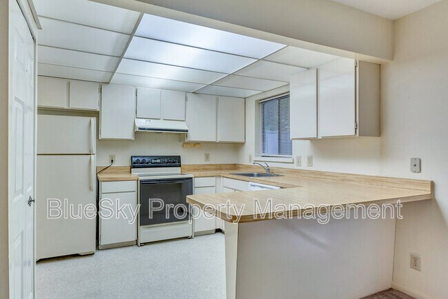 Building Photo - 306 Harvest Dr