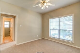 Building Photo - 715 Berry Creek