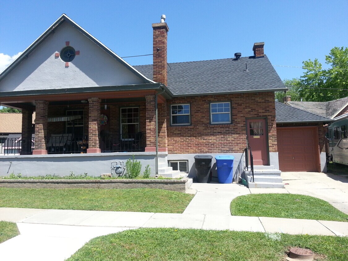 Charming Copperton 4 bedroom upgraded vintage home. - Charming Copperton 4 bedroom upgraded vintage home.