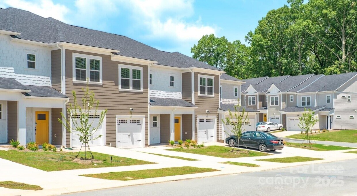 Foto principal - 9100 Bluedale Rd