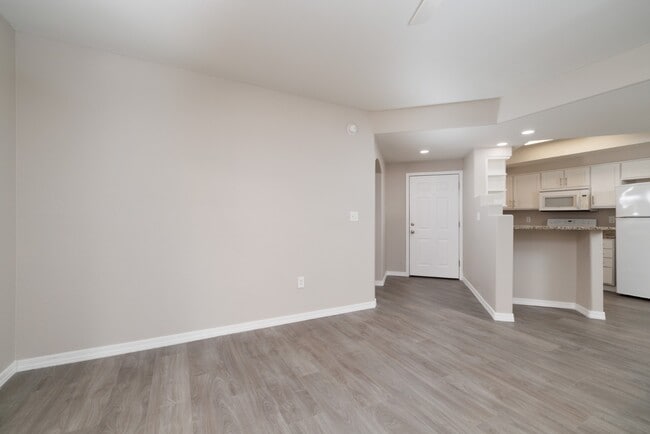 Building Photo - 10410 N Cave Creek Rd