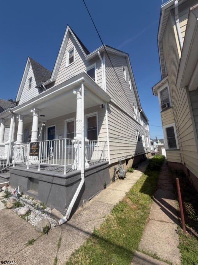 Building Photo - 31 Glen Ave