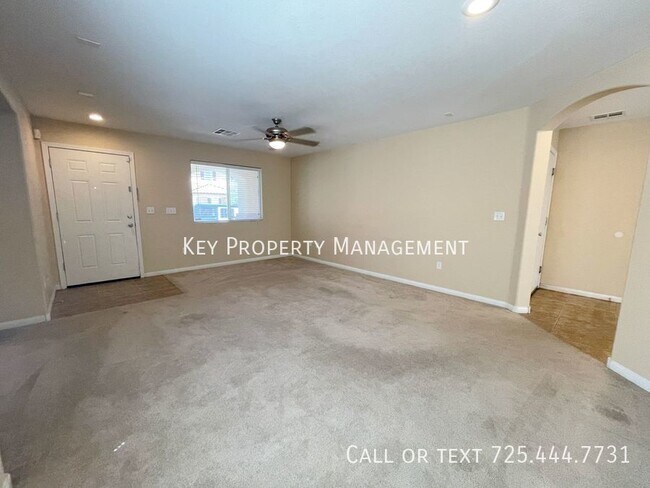 Building Photo - 3 BED 2.5 BATH 2 STORY HOME* 2 CAR GARAGE*...