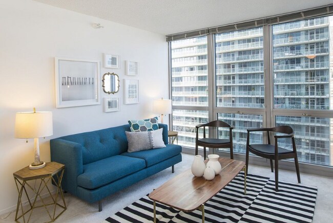 Foto del edificio - 360 East South Water Street