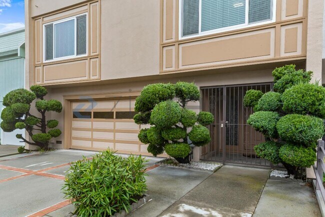 Foto del edificio - 78 St Marks Ct