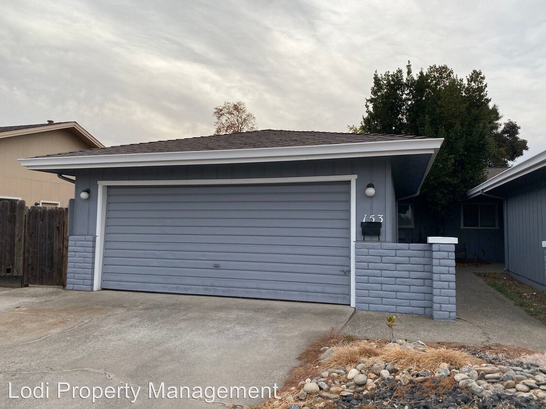 Foto principal - 153-153 S Mills Ave
