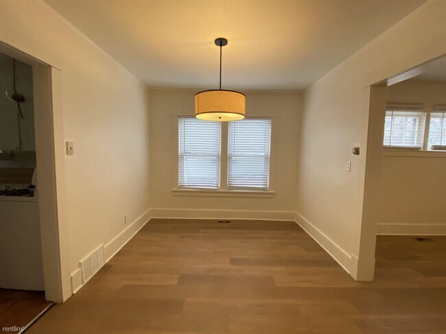 Foto del edificio - 2 br, 1 bath House - 1117 S Wilson Ave