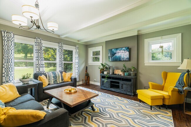 Foto del edificio - Knoxville 37917 - 3 bedroom 2 bath - call Sharon Arnwine 865-313-7215