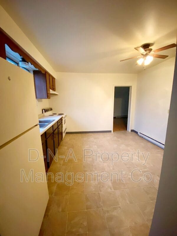 Building Photo - 716 W Lackawanna Ave