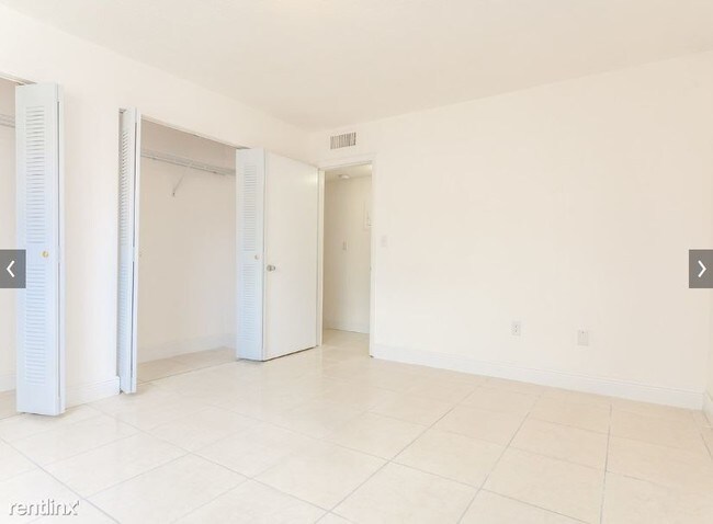 Building Photo - 2 br, 1 bath  - 9000 SW 96th St