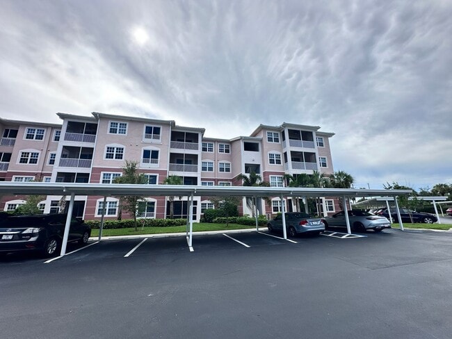 Building Photo - 15901 Pointe Cir