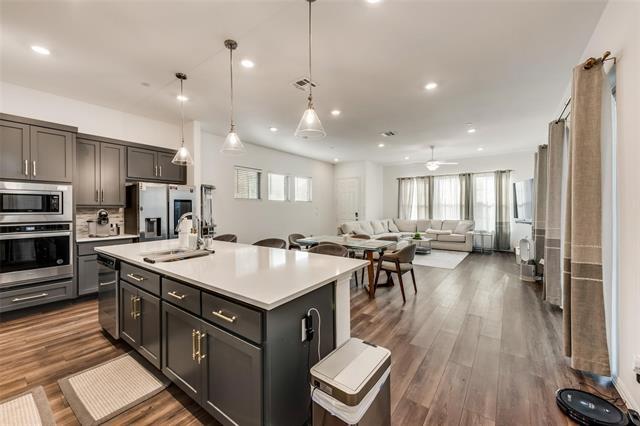 Foto del edificio - 7545 Regal Ln