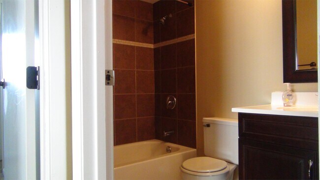 Foto del edificio - 5060 Tri County View Dr