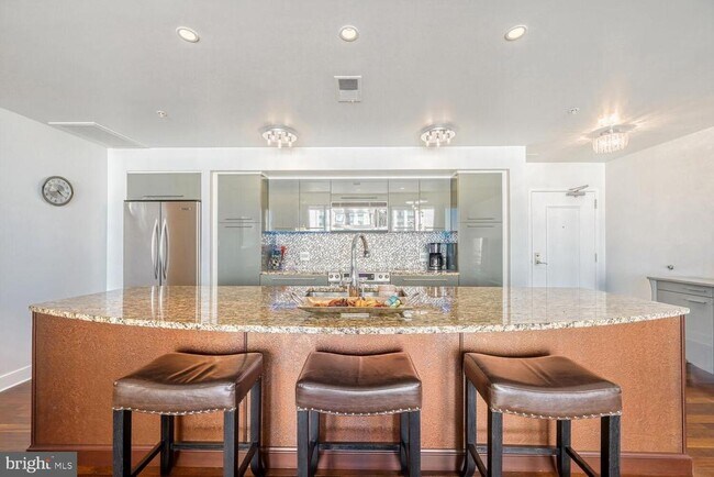 Foto del edificio - 675 S President St