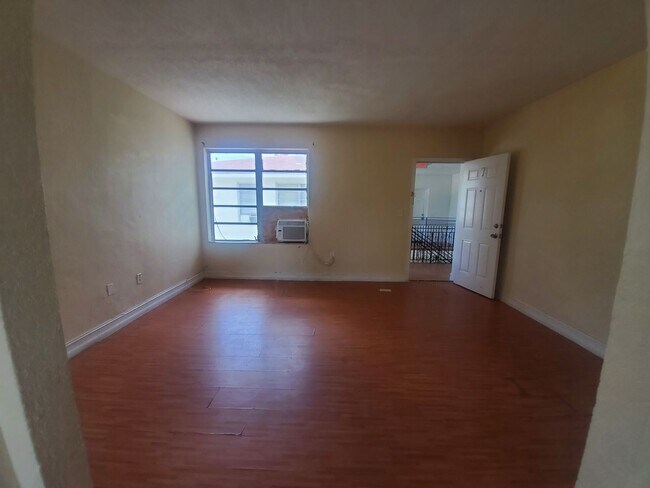 Building Photo - 680 SW 7th Ave