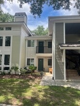 Building Photo - 272 Alexandra Dr