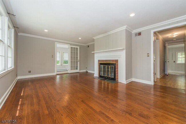 Building Photo - 38 Clover Hill Rd