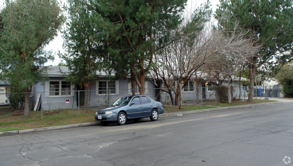 Primary Photo - 177 E 14th St