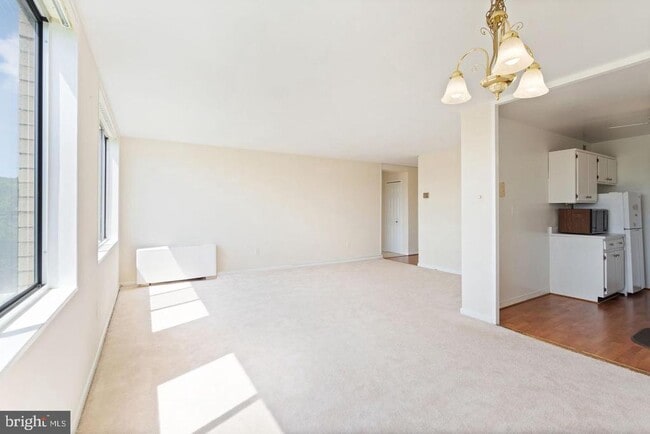 Foto del edificio - 6641 Wakefield Dr