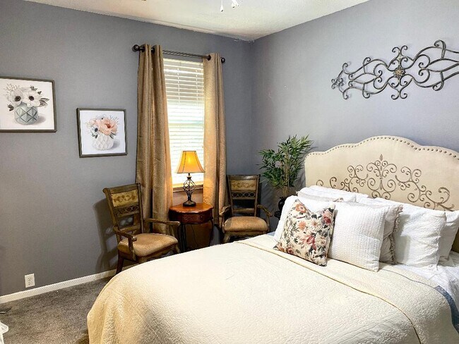 Foto del edificio - 7106 Wild Violet Dr