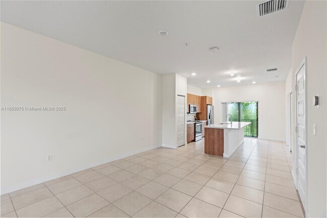 Building Photo - 7831 NW 104th Ave