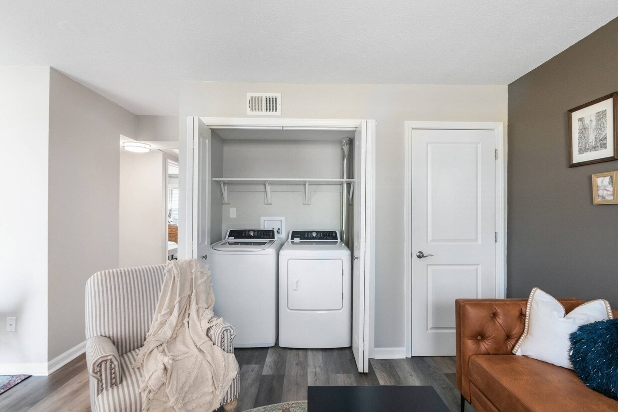 Lake Castleton Apartments - 7601 Carlton Arms Dr Indianapolis, IN 46256 ...