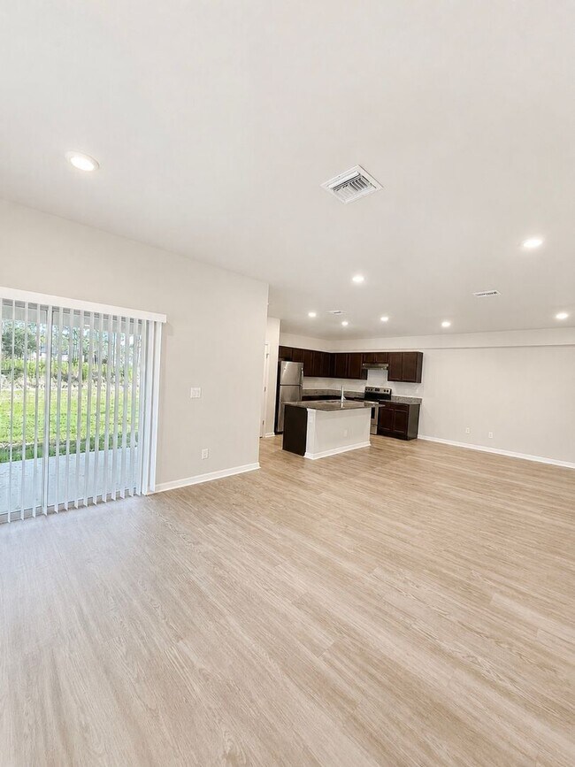 Foto del edificio - Move in Special + Pets Allowed