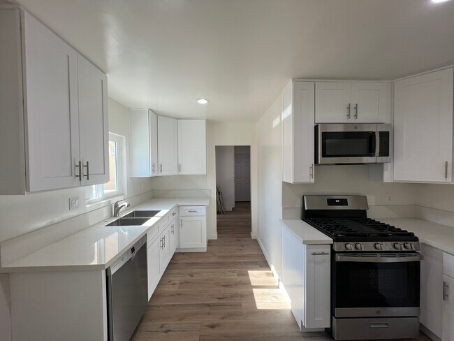 Building Photo - 3069 Sastre Ave