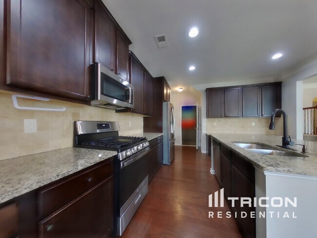 Foto del edificio - 147 Cherokee Reserve Cir