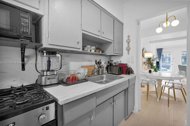 Foto del edificio - 635 8th St