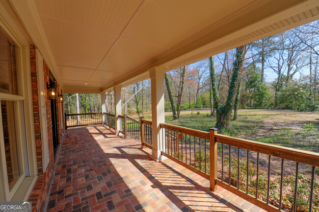 Foto del edificio - 290 Ginger Cake Rd