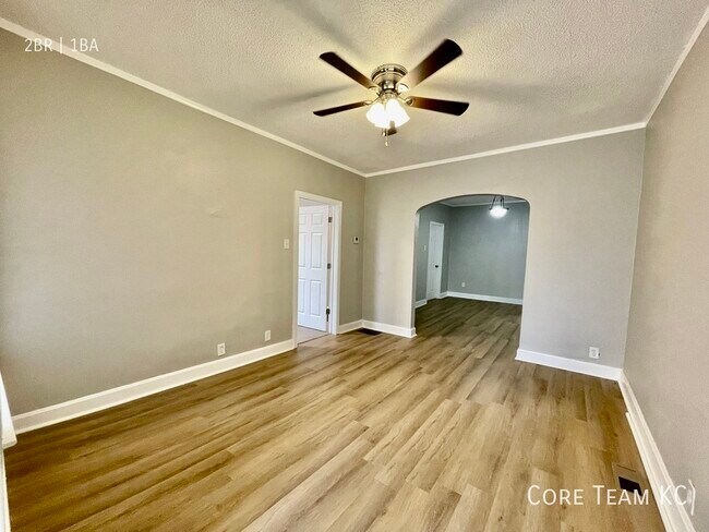 Building Photo - Large 2 Bed in Strawberry Hill