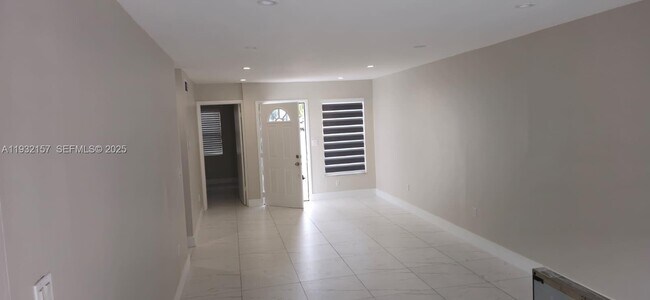 Foto del edificio - 12193 SW 10th St