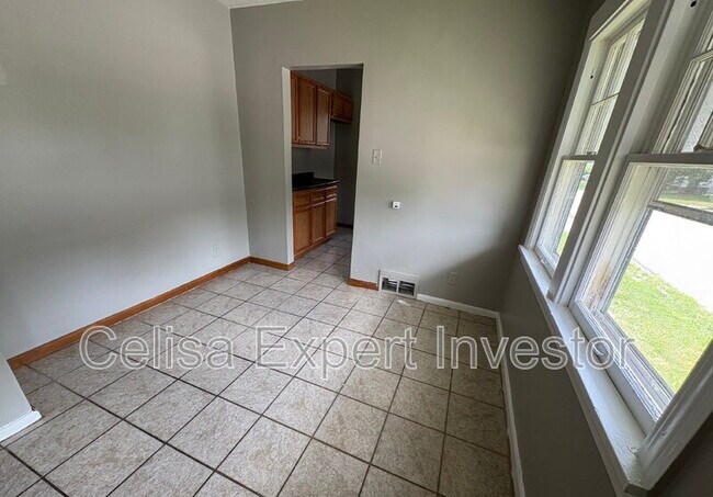 Foto del edificio - 3225 Oliver St